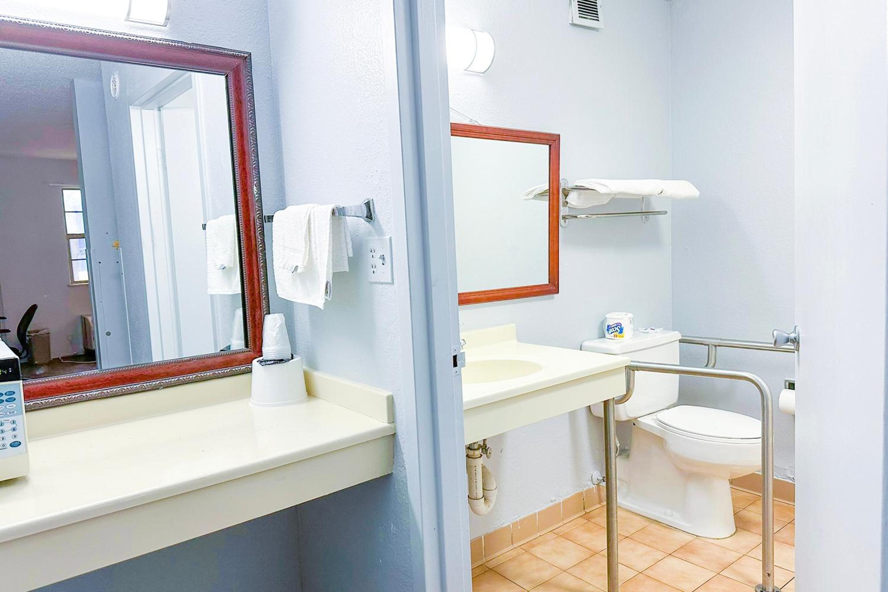 happy stay inn madisonville i 69 by oyo