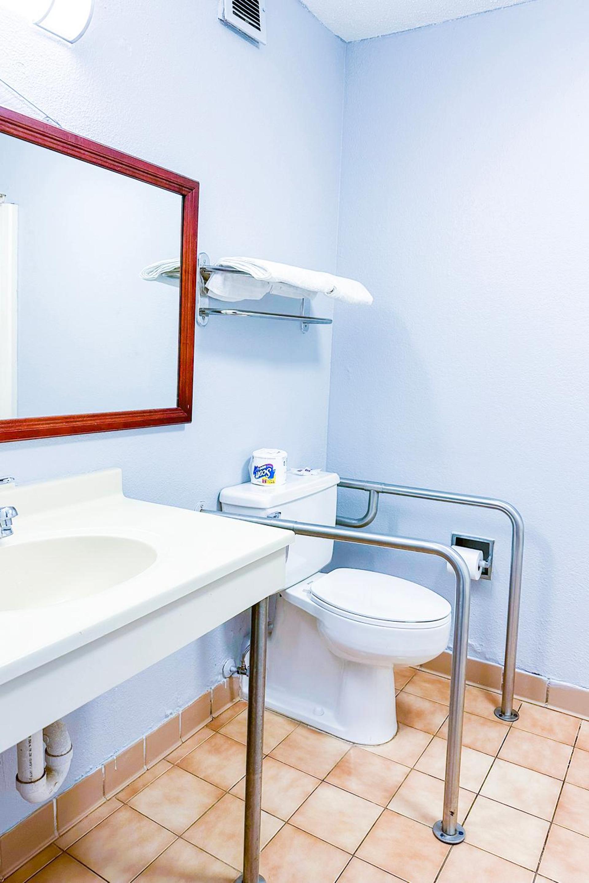 happy stay inn madisonville i 69 by oyo