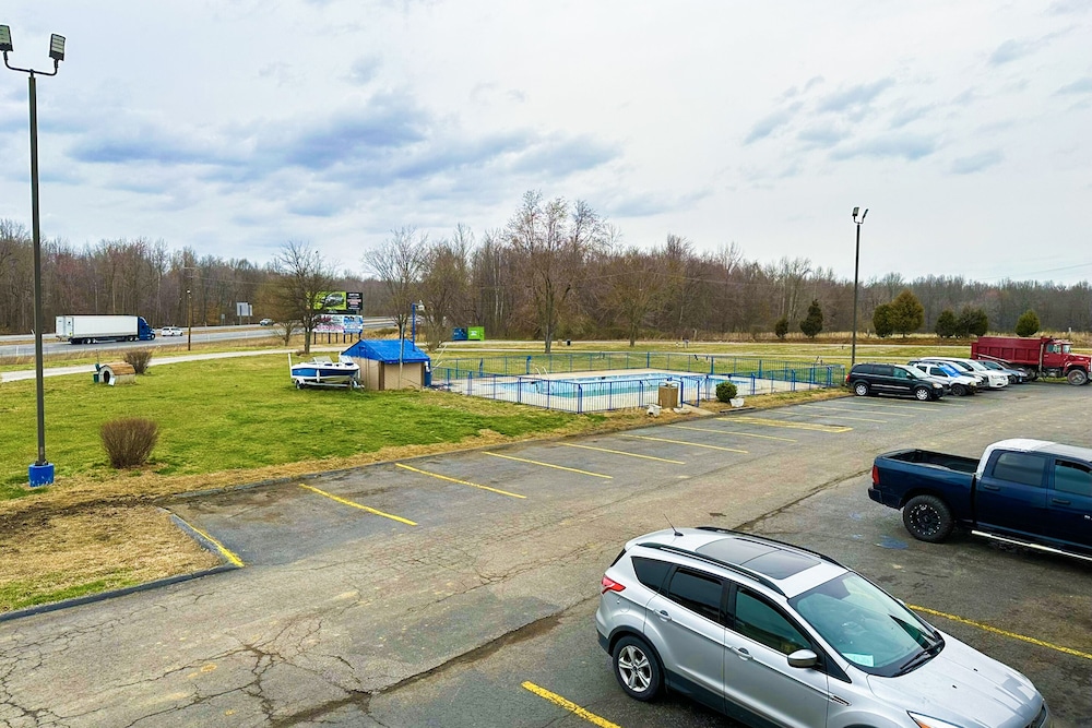 happy stay inn madisonville i 69 by oyo