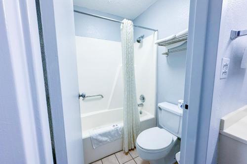 happy stay inn madisonville i 69 by oyo