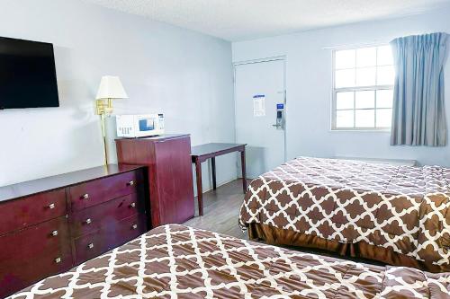 happy stay inn madisonville i 69 by oyo