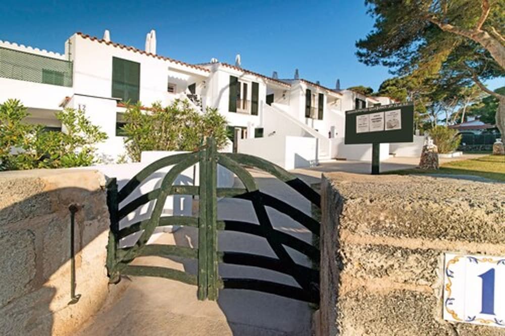 apartamentos cala blanca