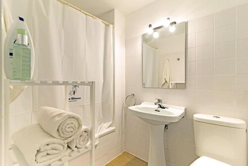 apartamentos cala blanca