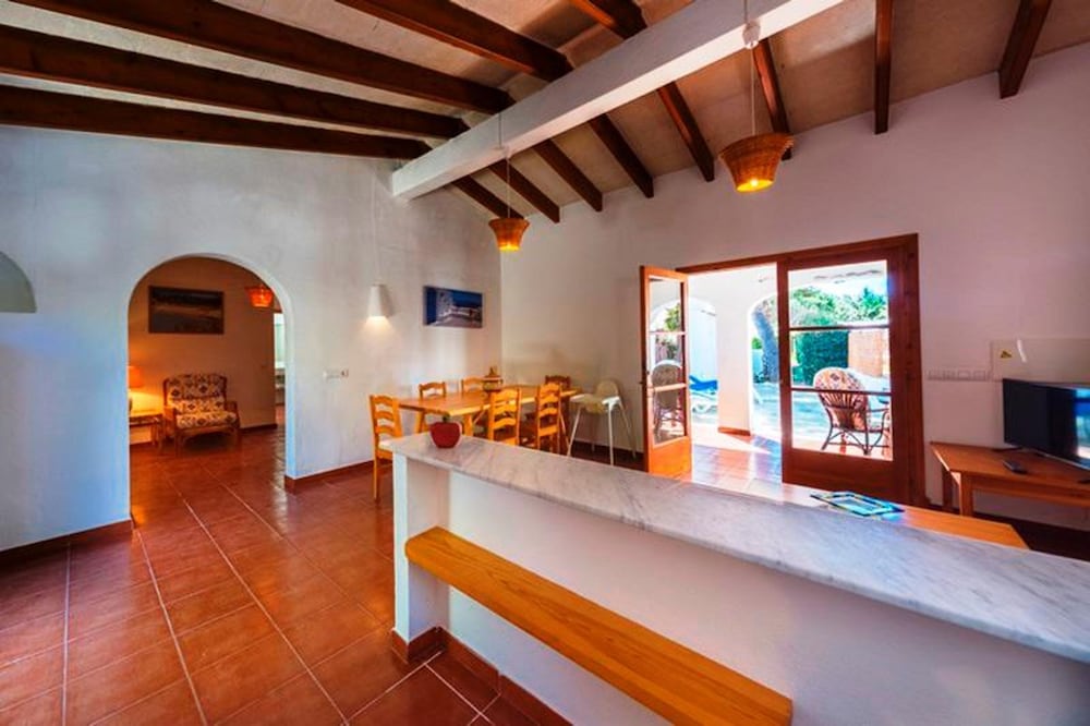apartamentos cala blanca