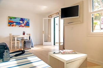 apartamentos cala blanca