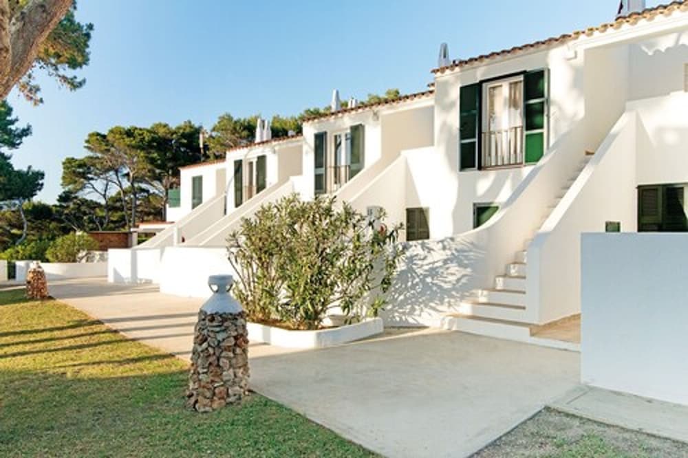 apartamentos cala blanca