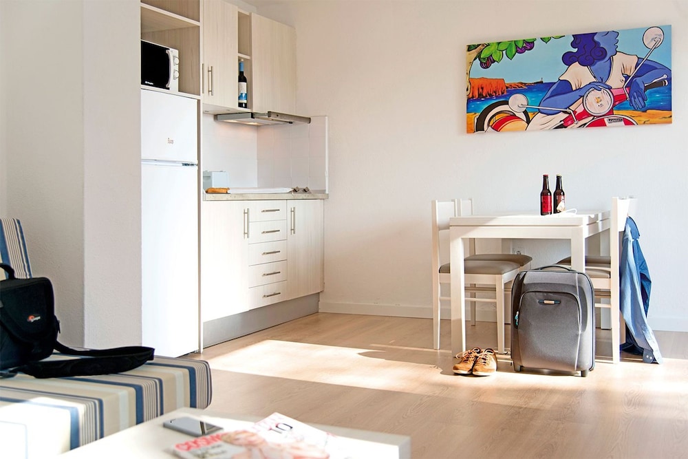 apartamentos cala blanca