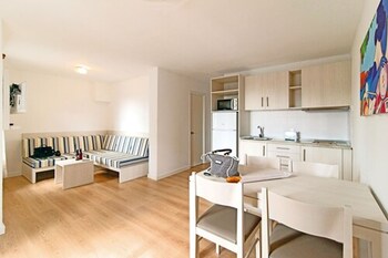 apartamentos cala blanca