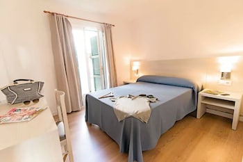 apartamentos cala blanca