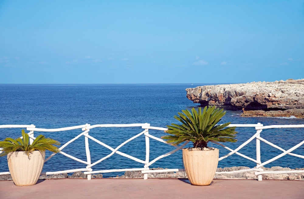 apartamentos cala blanca