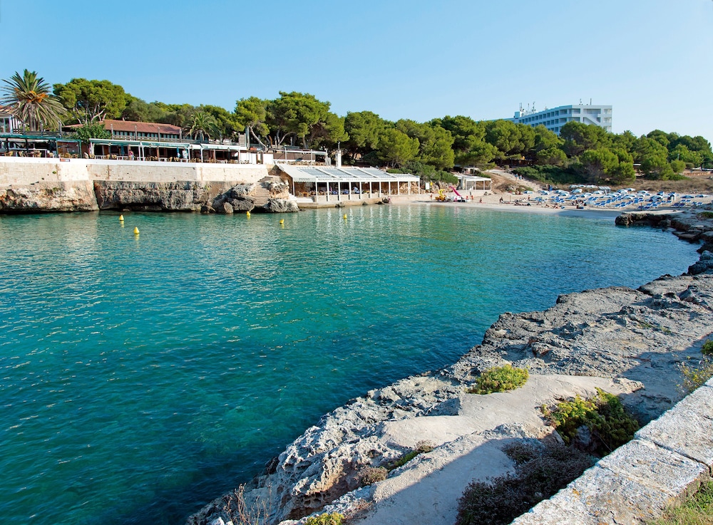 apartamentos cala blanca