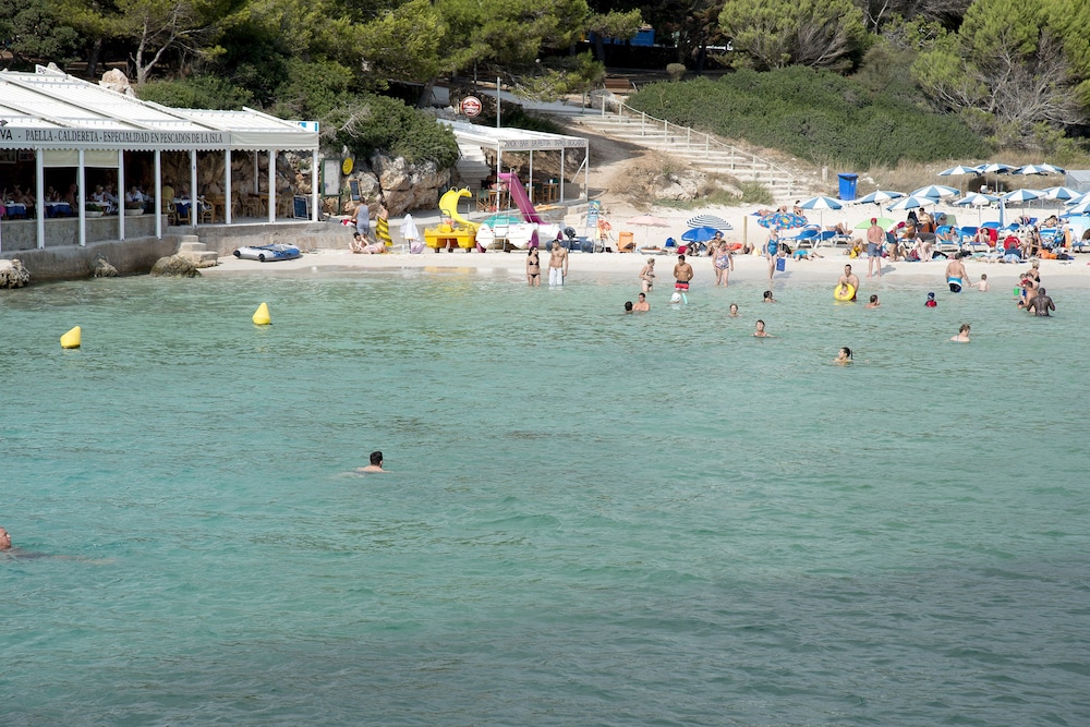 apartamentos cala blanca