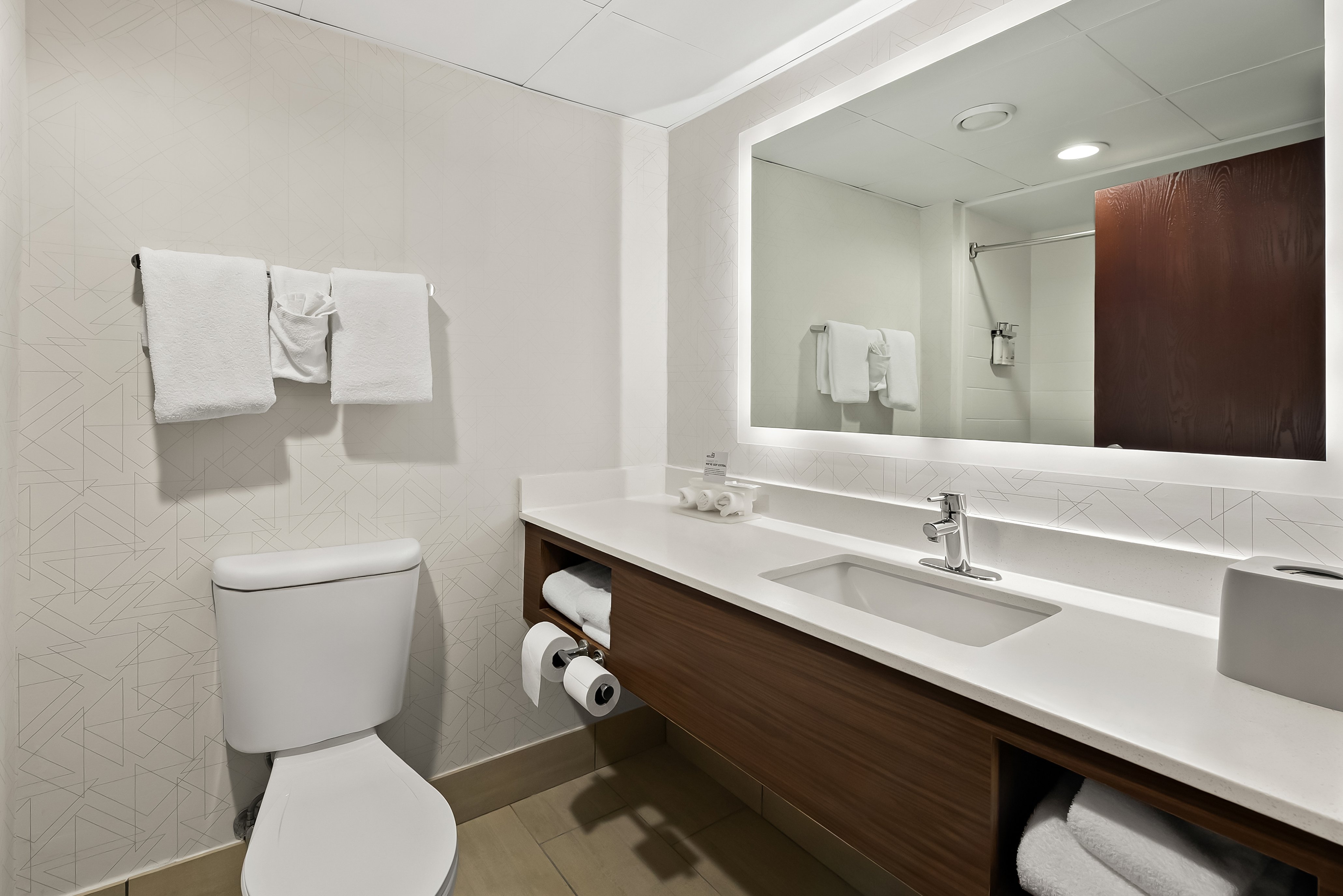 holiday inn express and suites raleigh ne medical