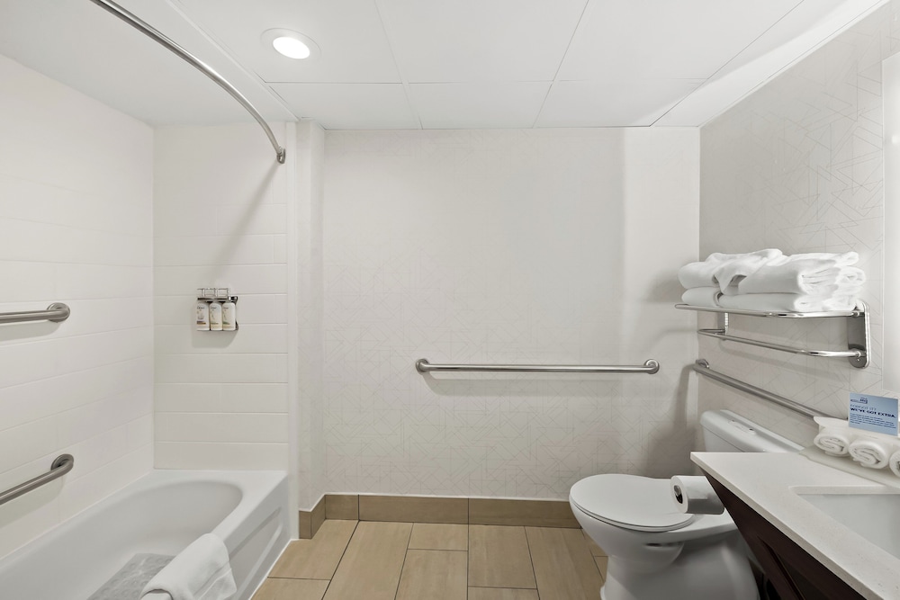 holiday inn express and suites raleigh ne medical