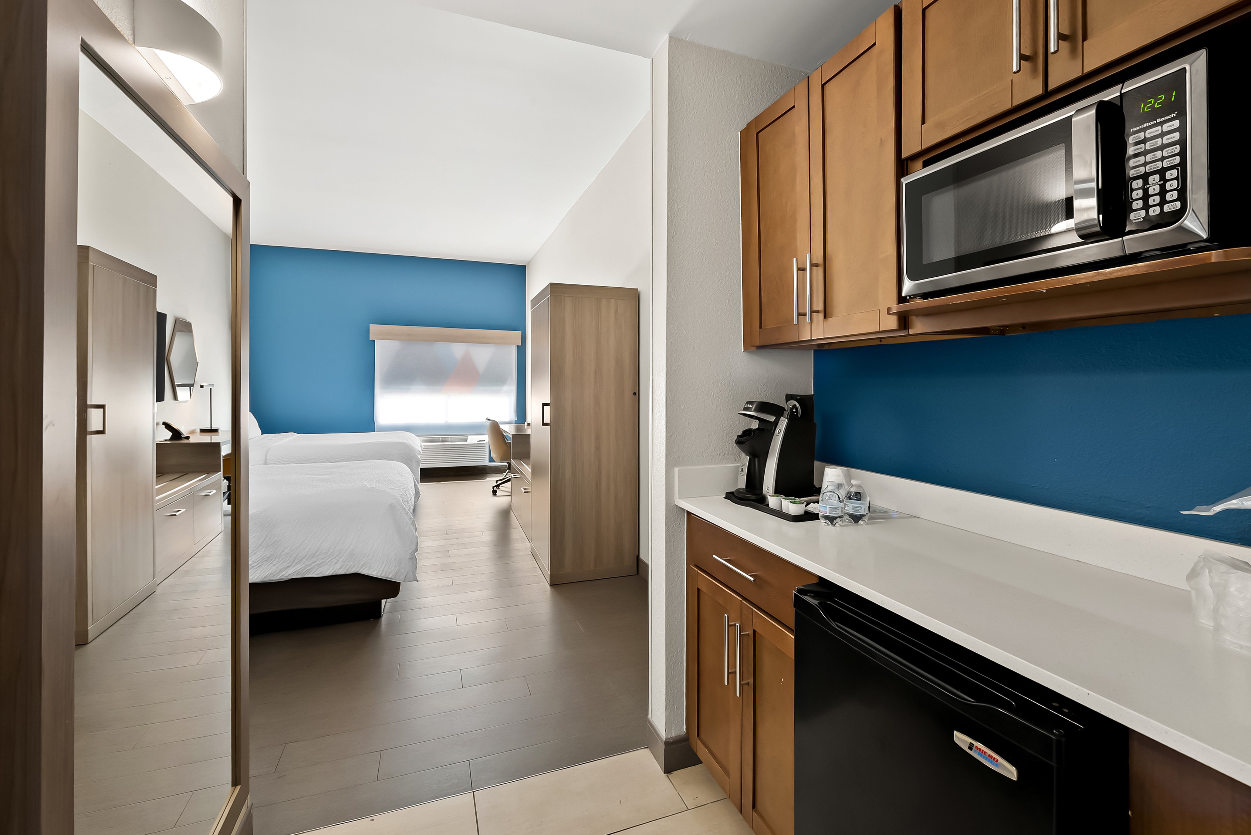 holiday inn express and suites raleigh ne medical