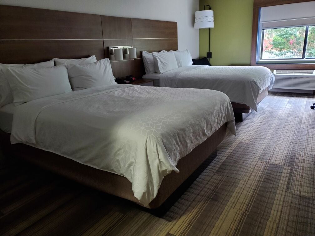 holiday inn express and suites raleigh ne medical