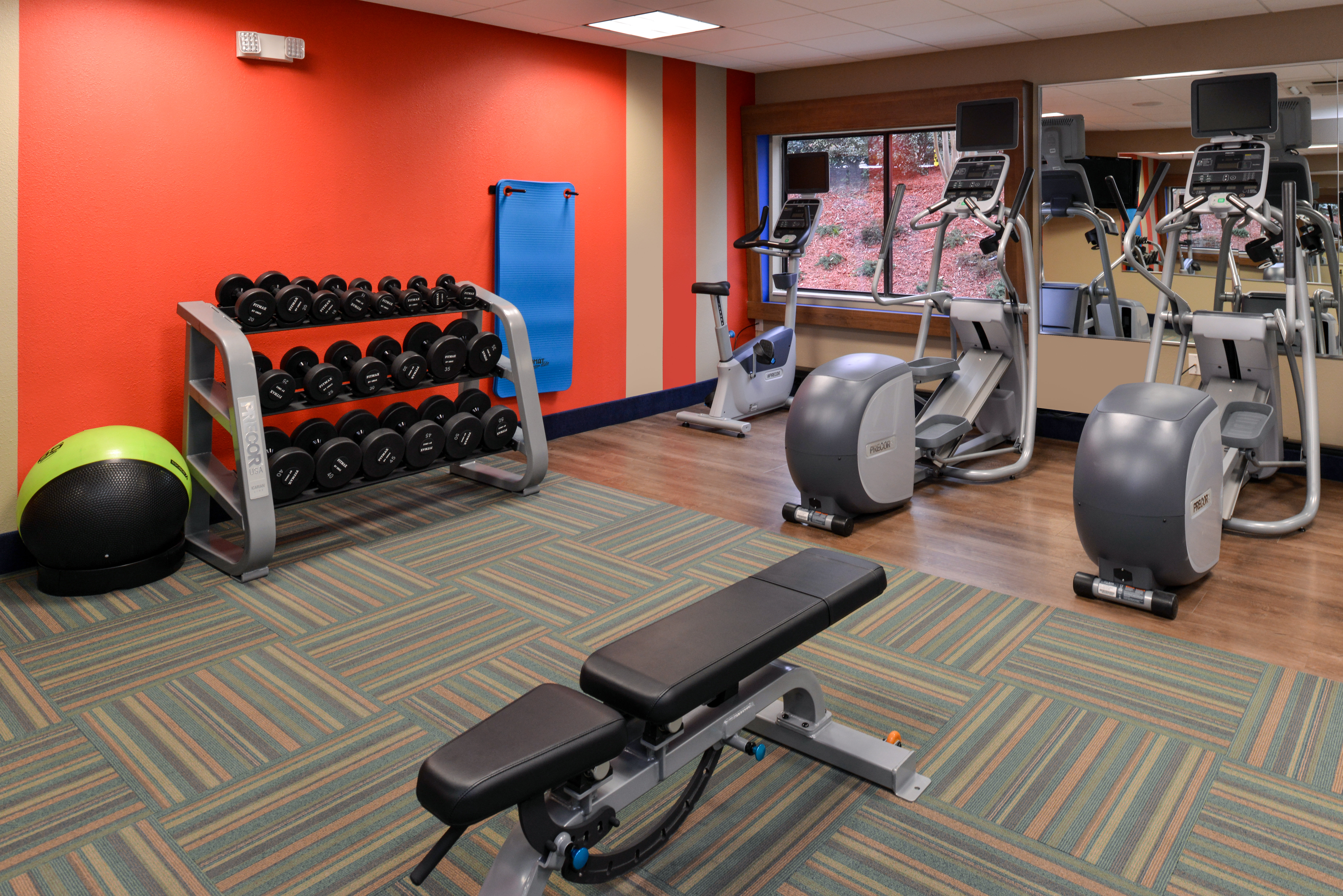 holiday inn express and suites raleigh ne medical