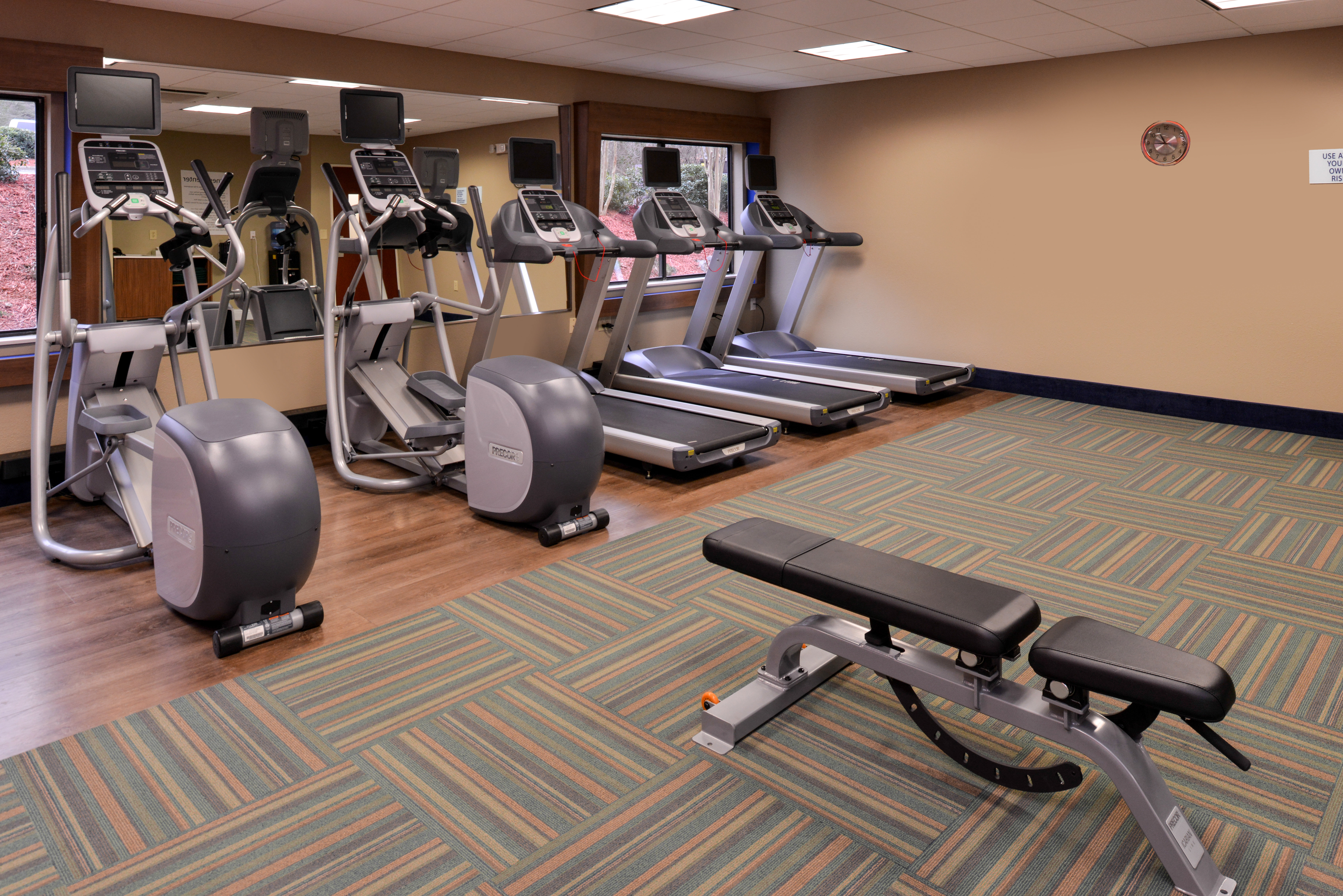holiday inn express and suites raleigh ne medical