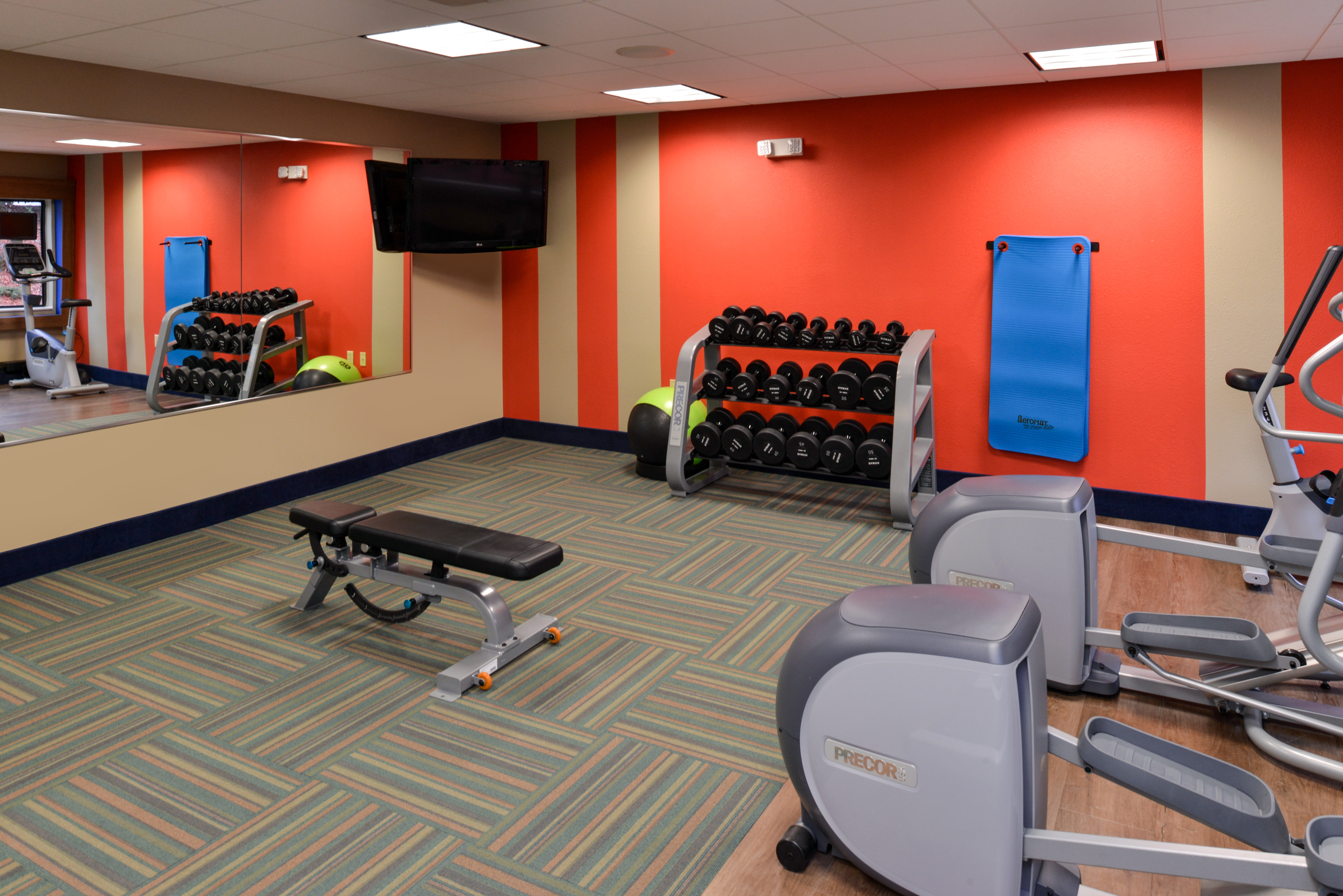 holiday inn express and suites raleigh ne medical