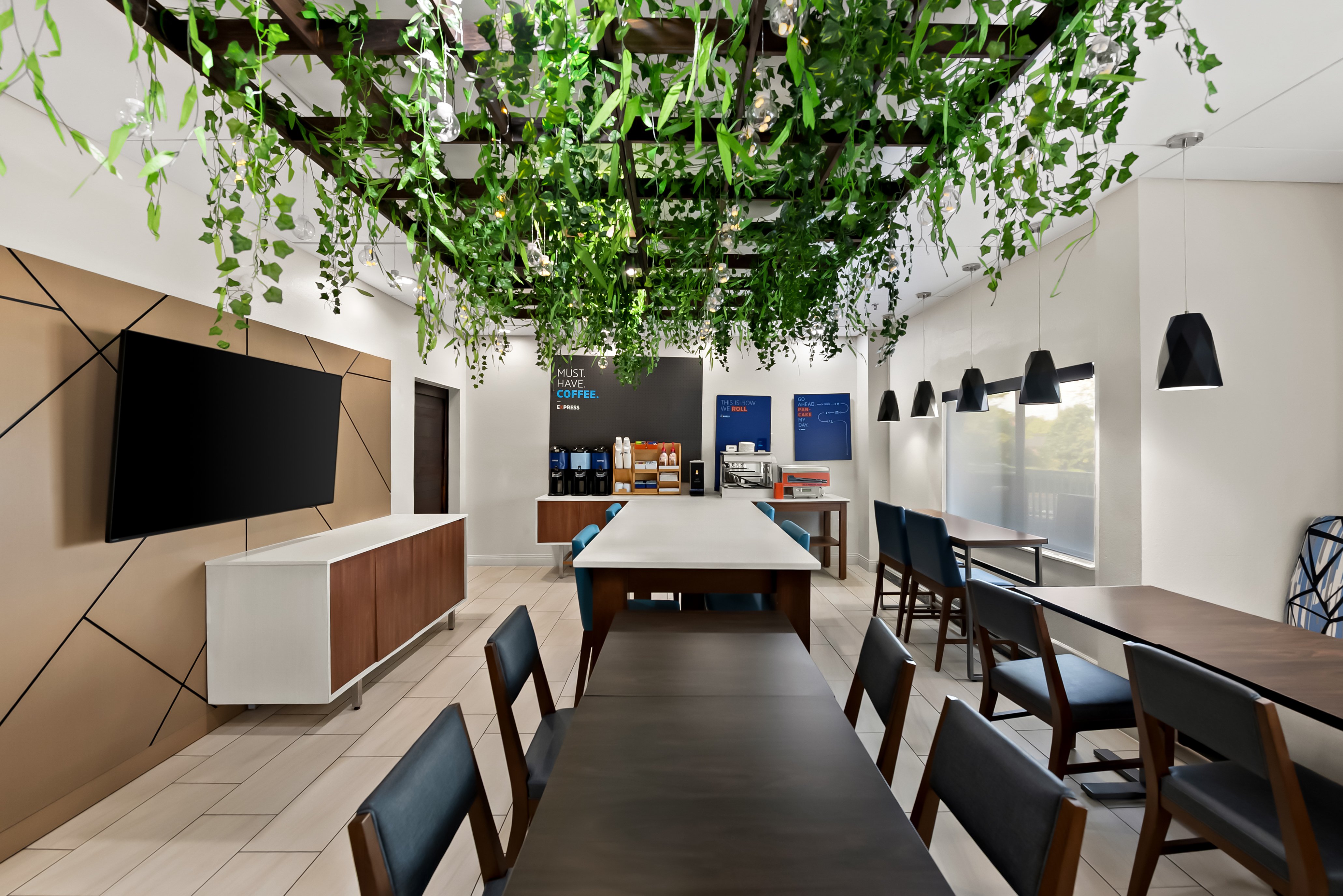 holiday inn express and suites raleigh ne medical