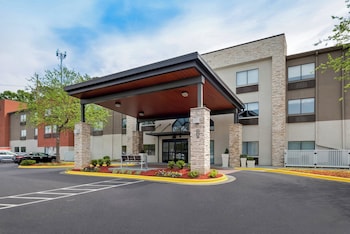 Holiday Inn Express And Suites Raleigh Ne Medical,Raleigh>>North Carolina,3 star