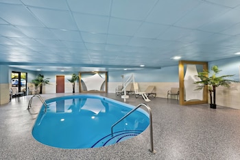 Holiday Inn Express And Suites Raleigh Ne Medical,Raleigh>>North Carolina,3 star