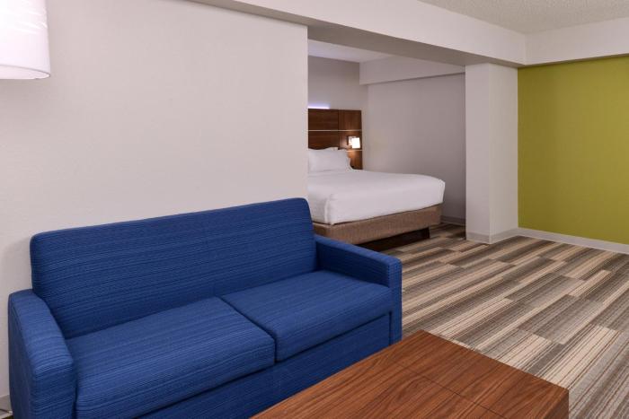 holiday inn express and suites raleigh ne medical