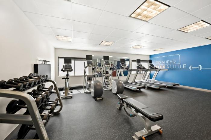 holiday inn express and suites raleigh ne medical