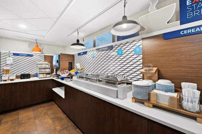 holiday inn express and suites raleigh ne medical