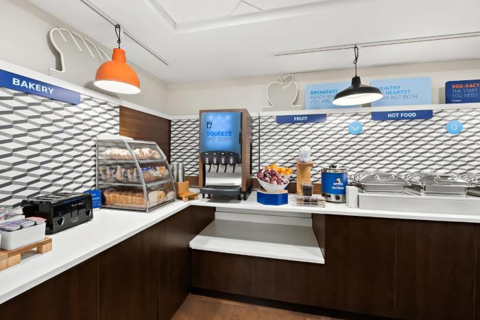 holiday inn express and suites raleigh ne medical