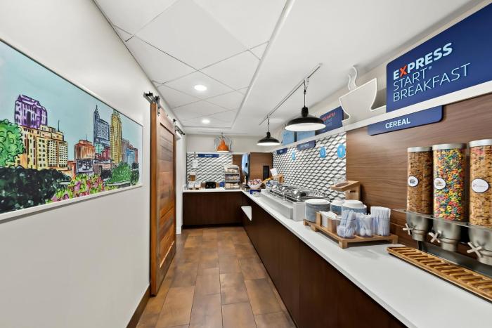 holiday inn express and suites raleigh ne medical
