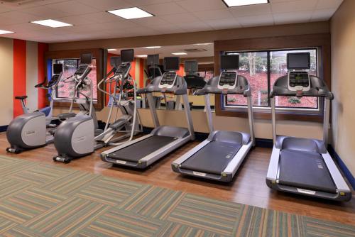 holiday inn express and suites raleigh ne medical