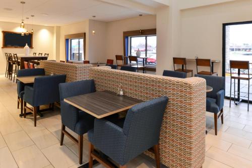 holiday inn express and suites raleigh ne medical