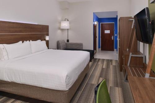 holiday inn express and suites raleigh ne medical