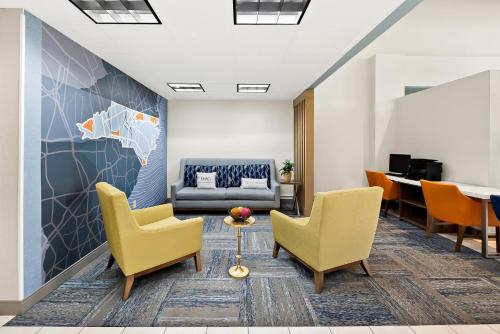 holiday inn express and suites raleigh ne medical