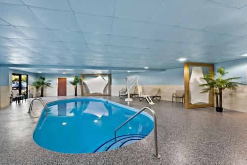 holiday inn express and suites raleigh ne medical