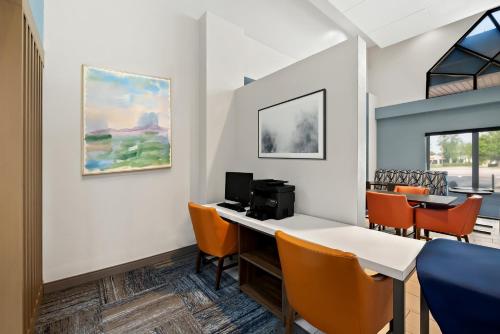 holiday inn express and suites raleigh ne medical