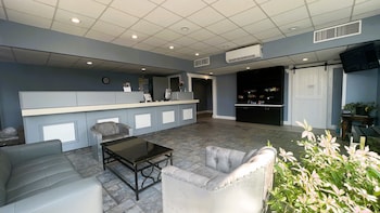 super 8 by wyndham riverside al