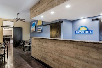 Days Inn & Suites By Wyndham Lodi,Near Lodi Chamber Of Commerce,3 star