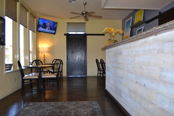 Days Inn & Suites By Wyndham Lodi,Near Lodi Chamber Of Commerce,3 star
