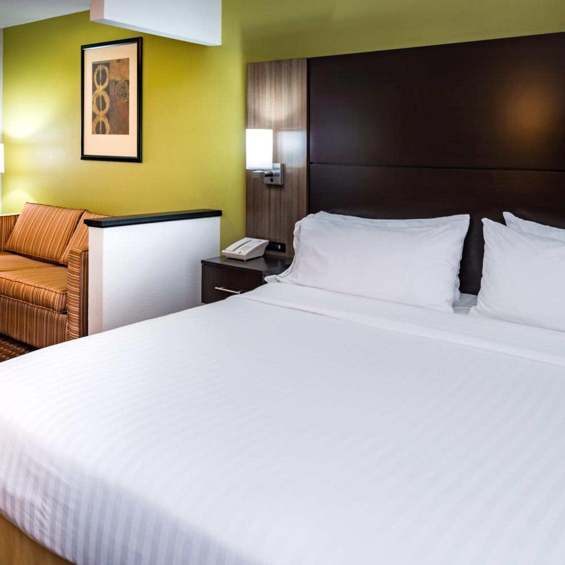 holiday inn express and suites bucyrus by ihg
