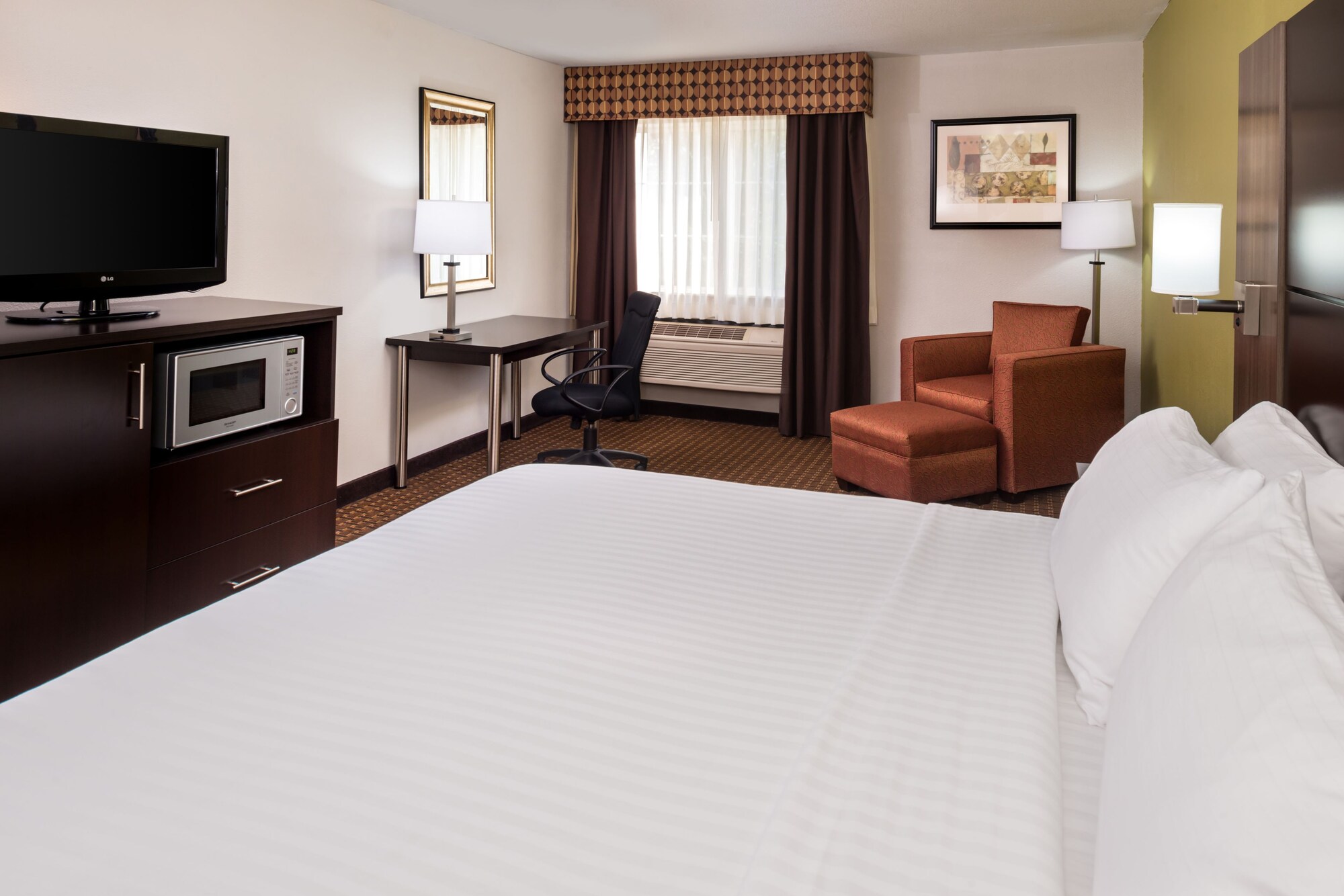 holiday inn express and suites bucyrus by ihg