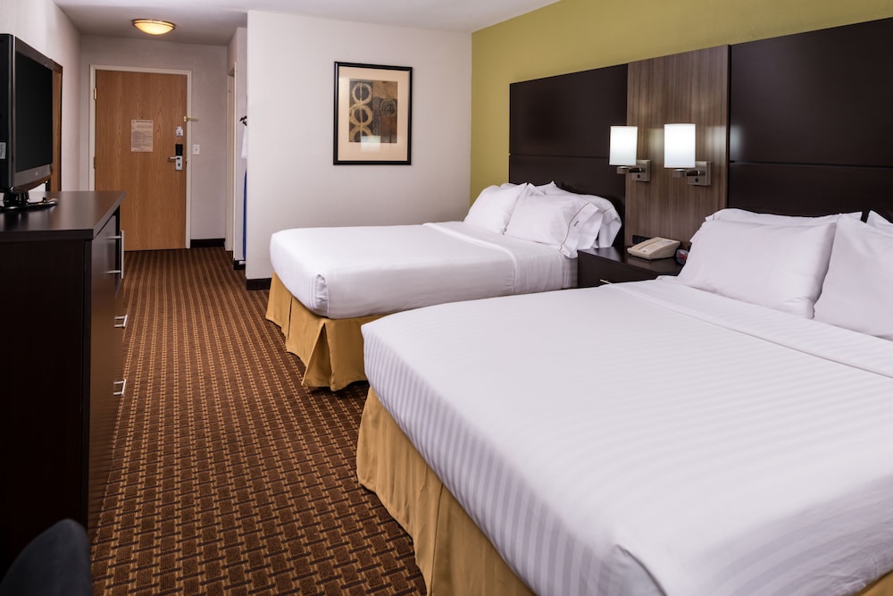 holiday inn express and suites bucyrus by ihg