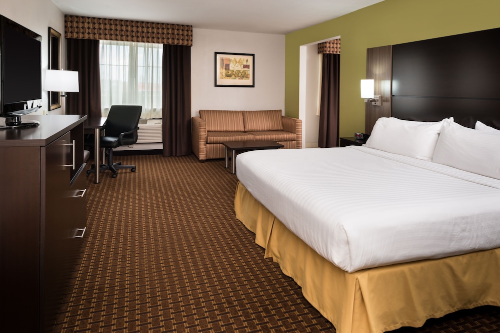 holiday inn express and suites bucyrus by ihg