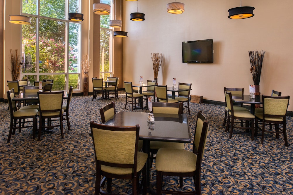 holiday inn express and suites bucyrus by ihg