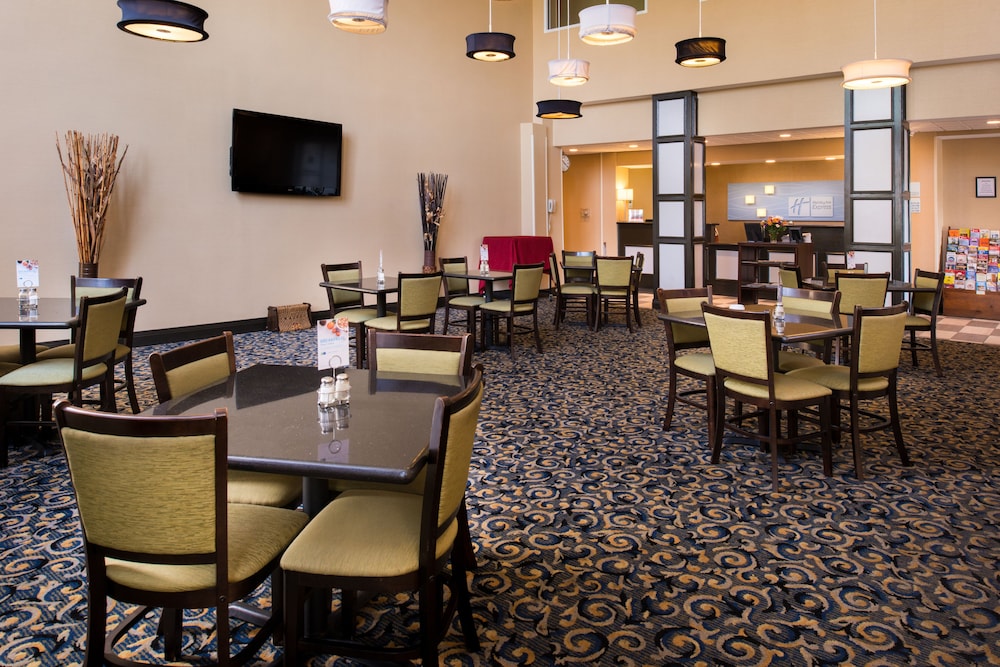 holiday inn express and suites bucyrus by ihg