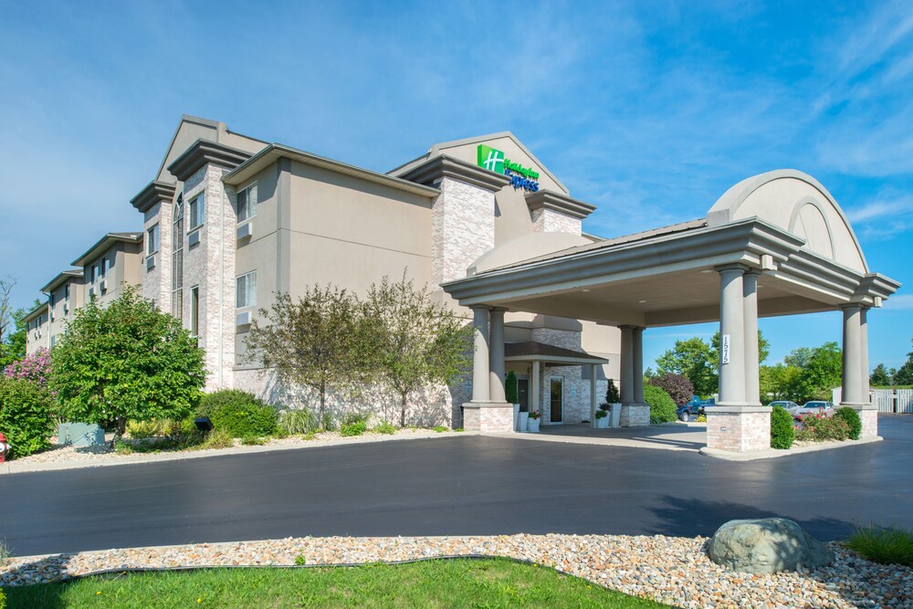 holiday inn express and suites bucyrus by ihg