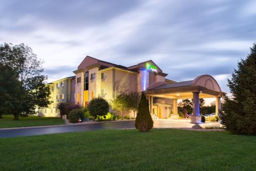 holiday inn express and suites bucyrus by ihg
