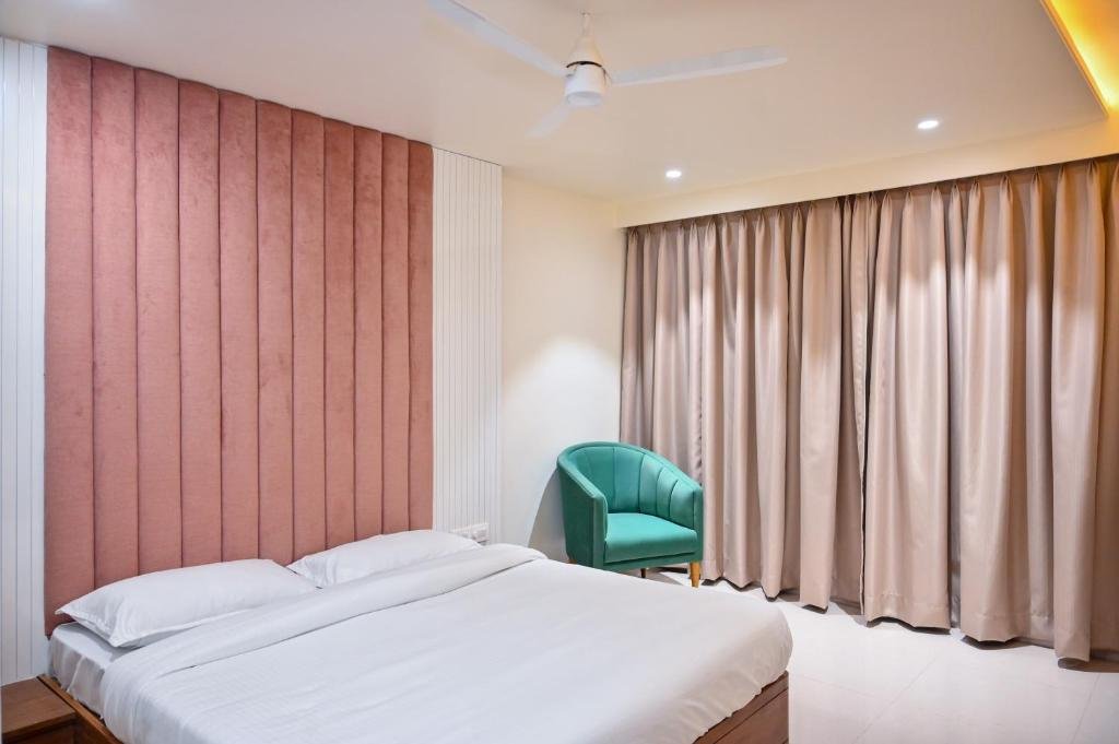 Hotel Central Park,India>>Bhopal,3 star