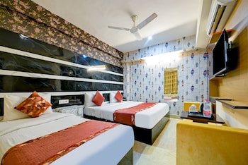 hotel airport paradise